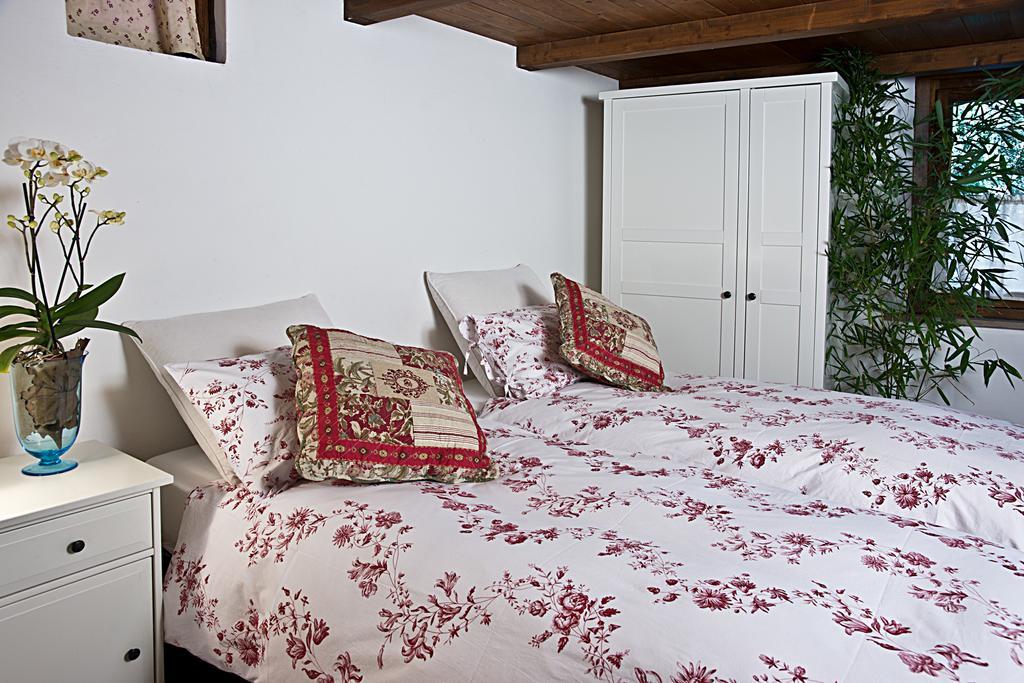 Il Molendino Pisa B&B Калчи Стая снимка